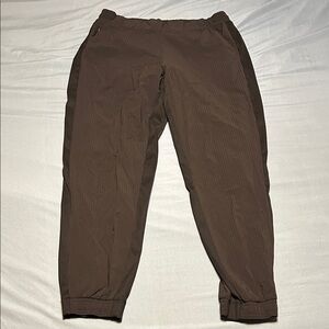 Athleta textured Brooklyn joggers size 12